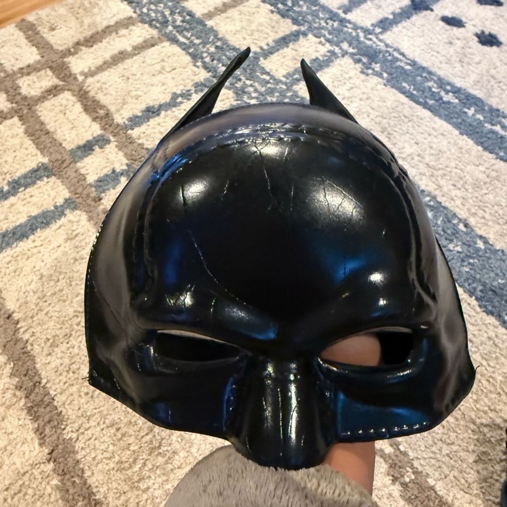 New Kids Batman Halloween Costume 8-10 kids - Picture 2 of 3